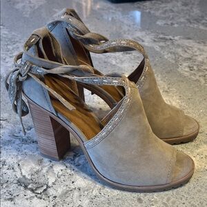 NEW Frye Suzie Pickstitch Lug Heel Suede Sandal Booties - Ash - Size 9